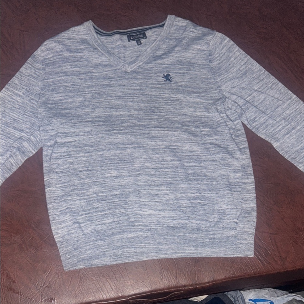 Express Men's Light Gray V-Neck Sweater